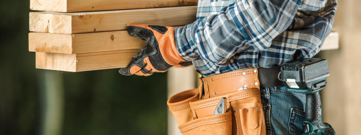 Cover Image for Hiring a Contractor Without Insurance - What Are The Risks?